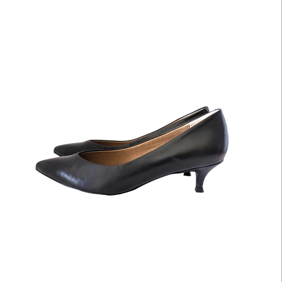 Vionic Shoes Vionic Josie Black Leather Kitten Heel Pumps Heels